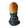 Braga de cuello infantil Manchas Azul sobre maniquí, estampado de manchas multicolor.