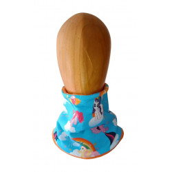 Cuello polar infantil My Little Pony con ponis y arcoíris, vista frontal en maniquí