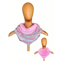 Bufanda triangular con brilli-brilli y coralina